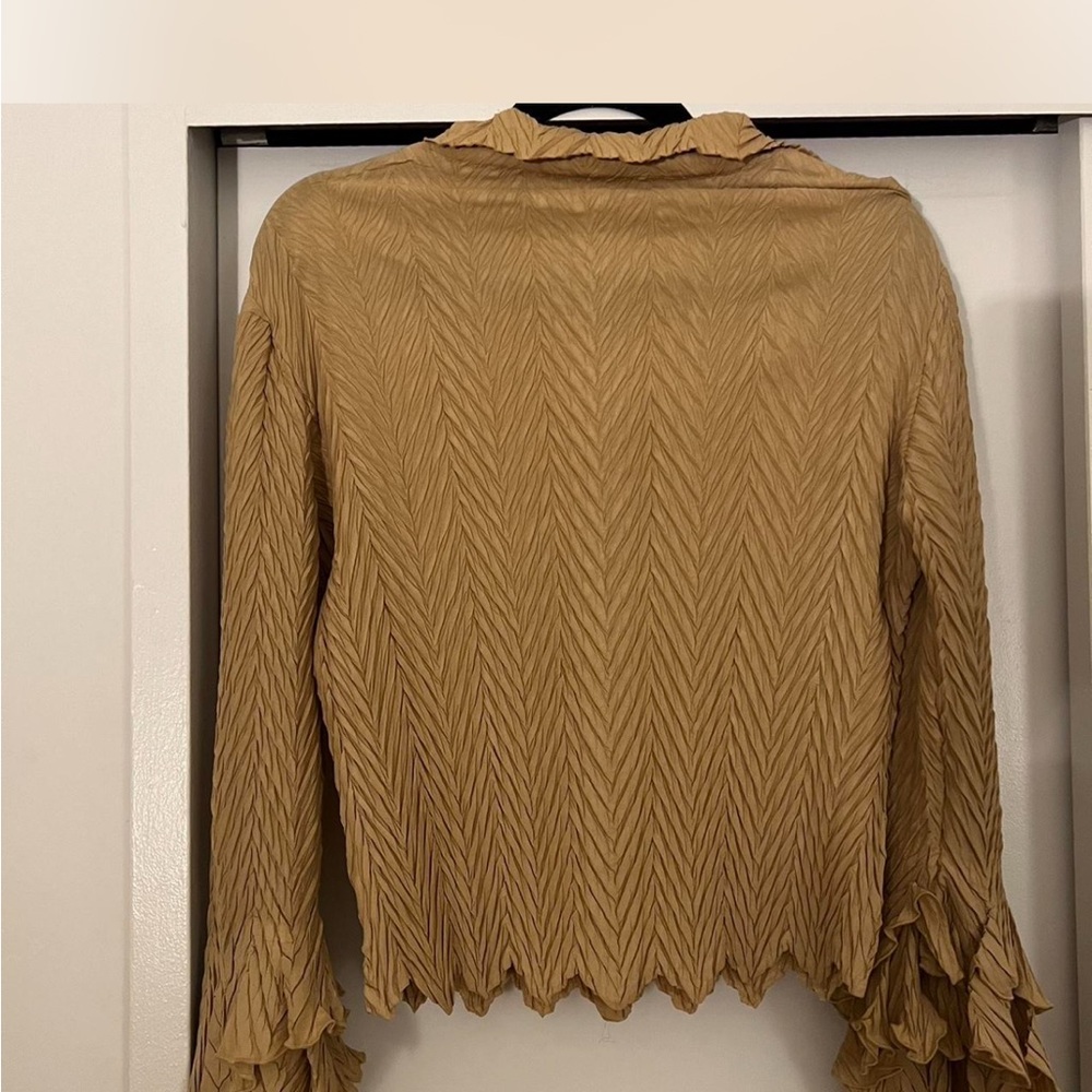Textured Button-Up Shirt - Picture 5 of 5